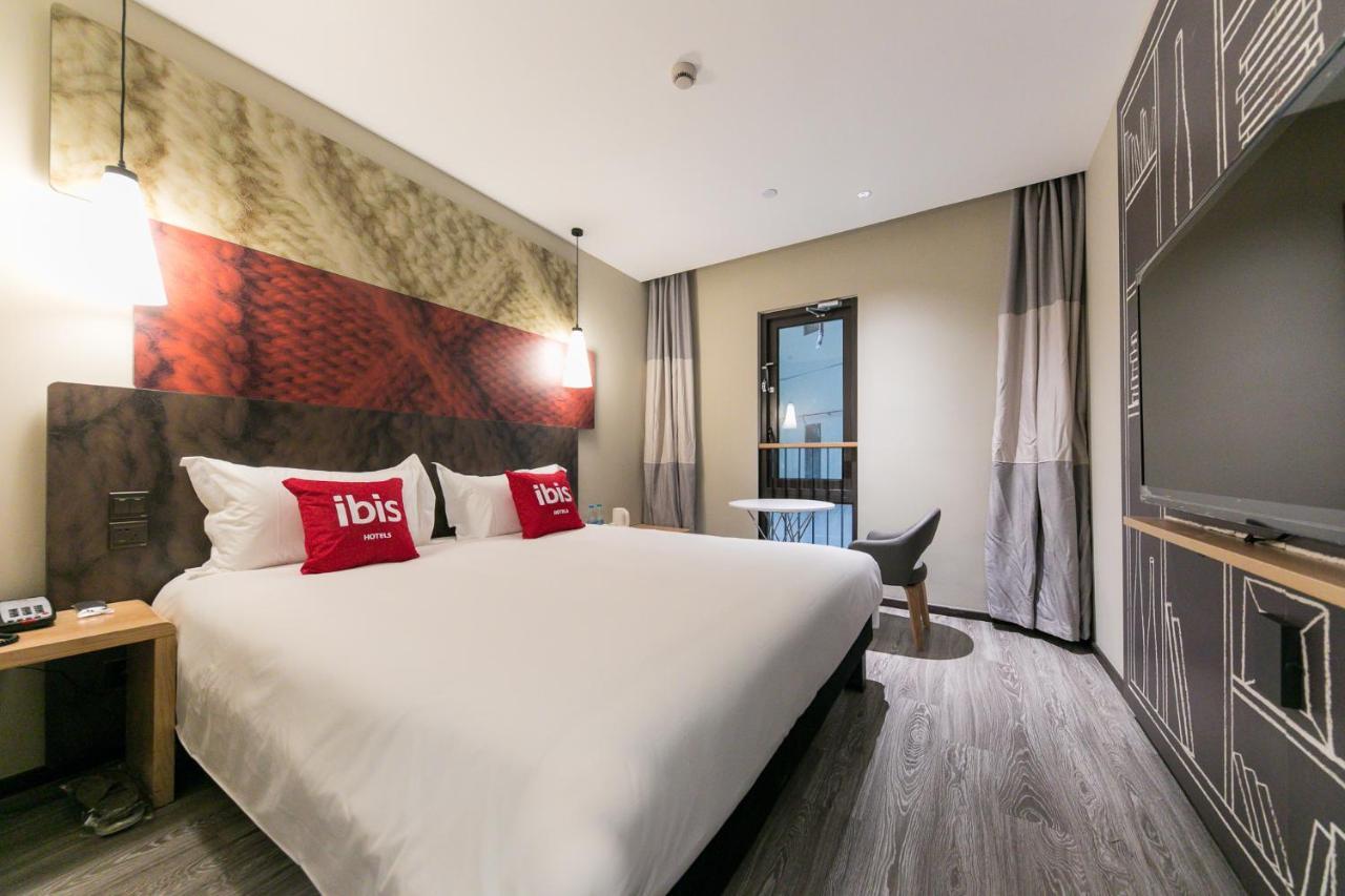 Ibis Hongqiao Transport Hub Qibao Hotel *