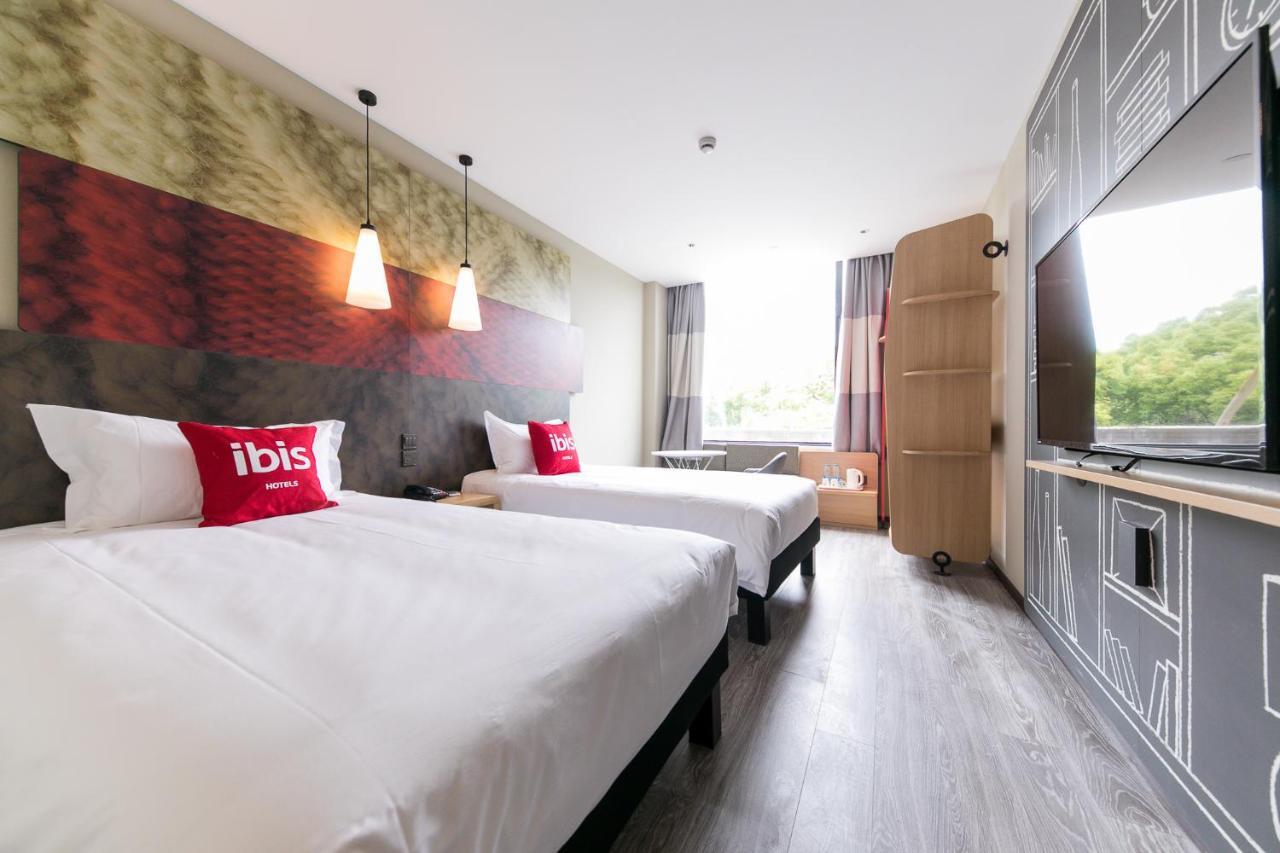 Ibis Hongqiao Transport Hub Qibao Hotel